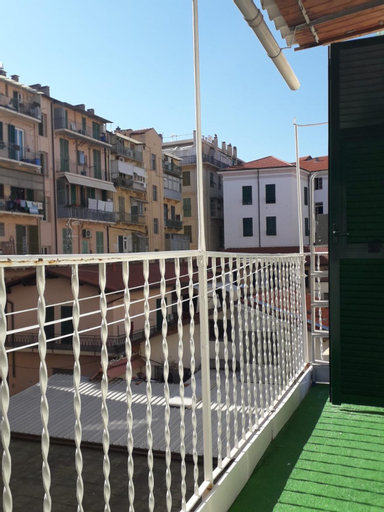 Casa Thomas, Imperia