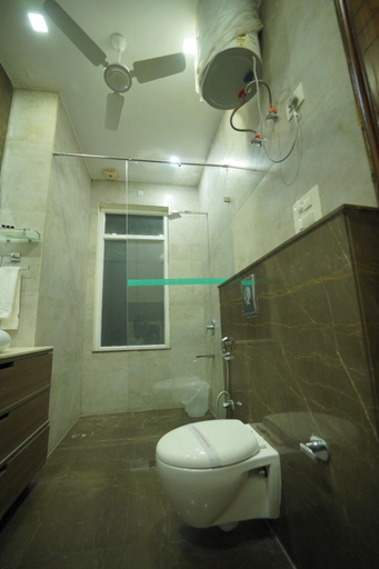 Bathroom 4, Lime Tree 3BHK Serviced Apartments DLF 5, Gurgaon