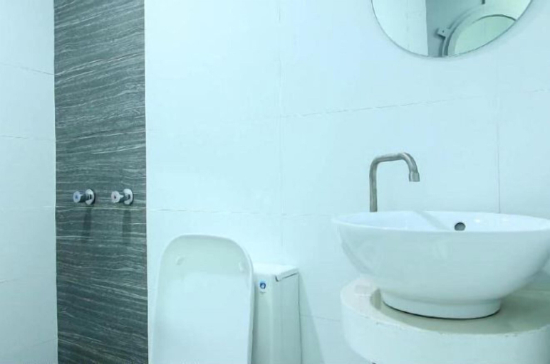 Bathroom 6