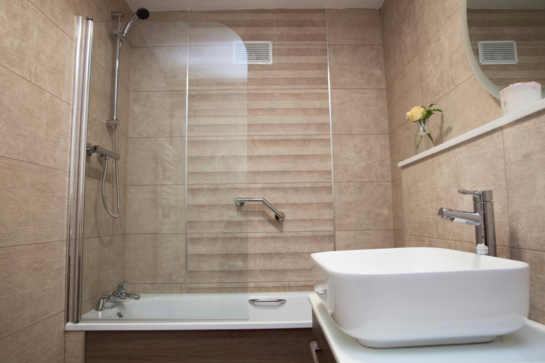 Bathroom 2, Asgard Apartments