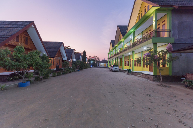 Exterior & Views 20