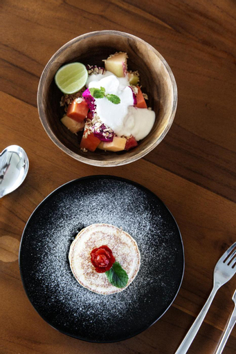 Food & Drinks 16
