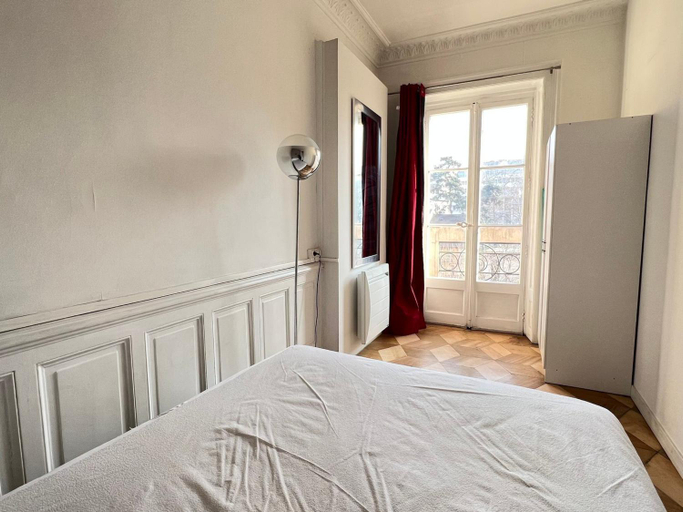 Bedroom 2, T1 moderne au centre-ville d'Aix-les-Bains - FR-1-555-33, Savoie