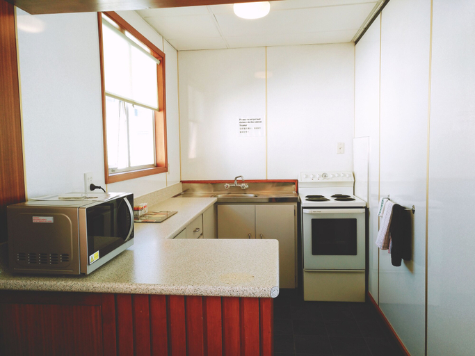 Others 4, Cumberland Motel, Dunedin