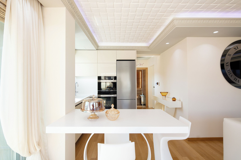 Others 2, DeMaNi President Suites, Crete