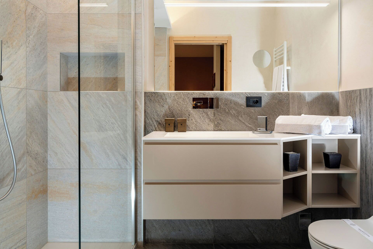 Bathroom 5, Cristallo Hotel Residence, Sondrio