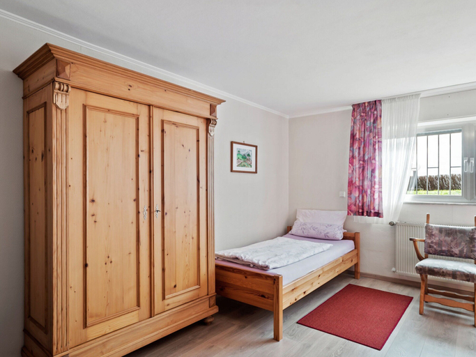 Bedroom 4, Cosy Apartment in Neustrassburg, Eifelkreis Bitburg-Prüm