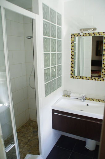 Bathroom 3, Esplanade, Bas-Rhin