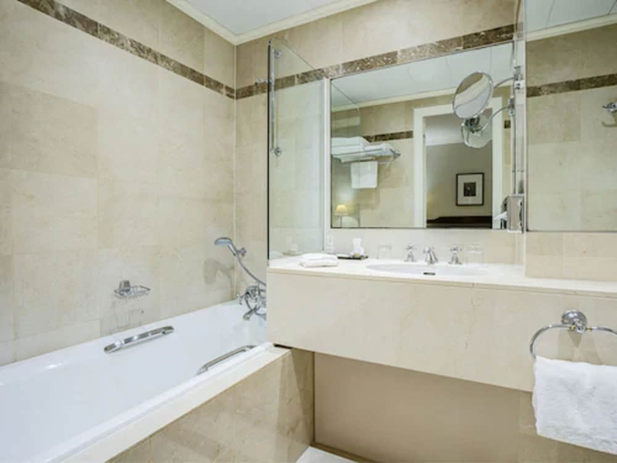 Bathroom 3, Hotel Royal Saint Honoré Paris Louvre, Paris