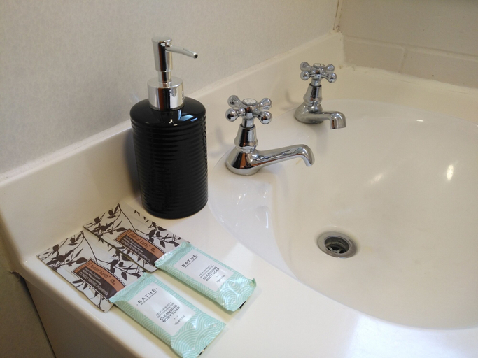 Bathroom 3, Cumberland Motel, Dunedin