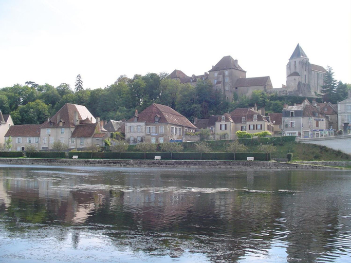 Charmant Gite Familial avec Grand Terrain, a Proximite de Fontgombault et de la Creuse - FR-1-591-11, Indre