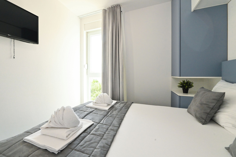 Bedroom 3, Pool apartments Banta A, Novalja