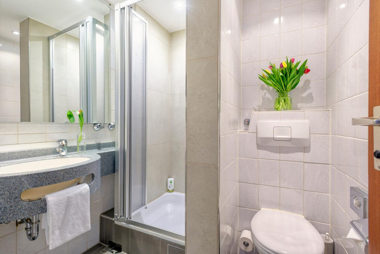 Bathroom 2, Hotel Heigl, München