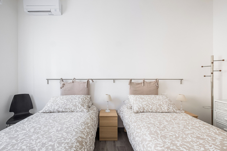 Bedroom 2, Appartamento a Piazza dell'Unità by Wonderful Italy, Bologna