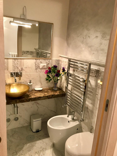 Bathroom 3, Biancaluna, Rome