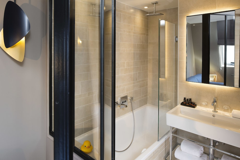 Bathroom 3, Le 10 Bis Hotel, Paris