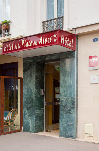 Others 5, Hotel de la Place des Alpes, Paris