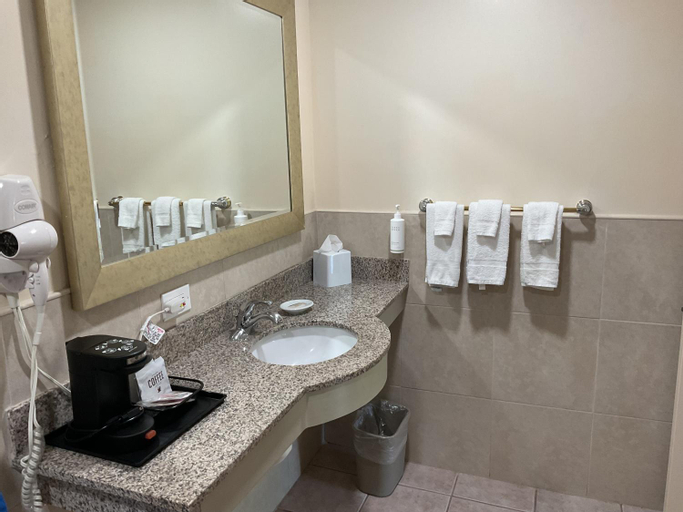 Bathroom 4