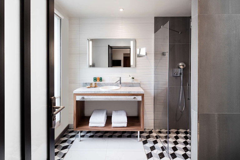 Bathroom 2, HOTEL MAYFLOWER, Paris