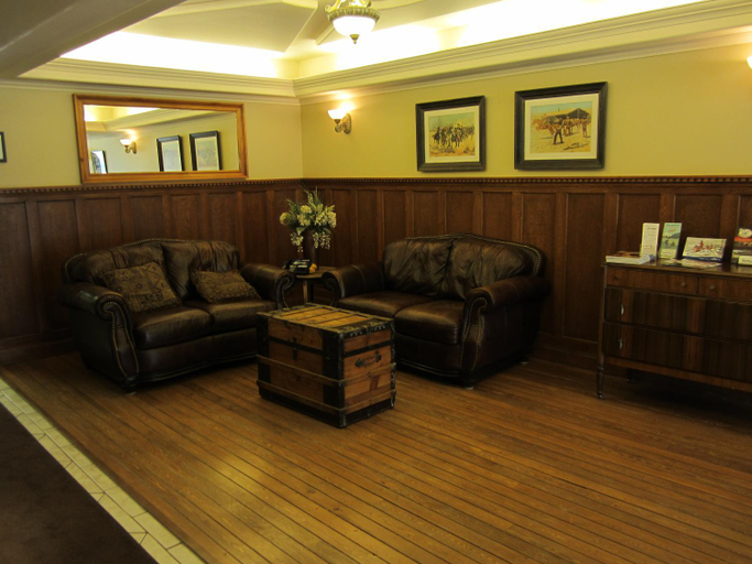 Public Area 2, Reynolds Hotel, Squamish-Lillooet