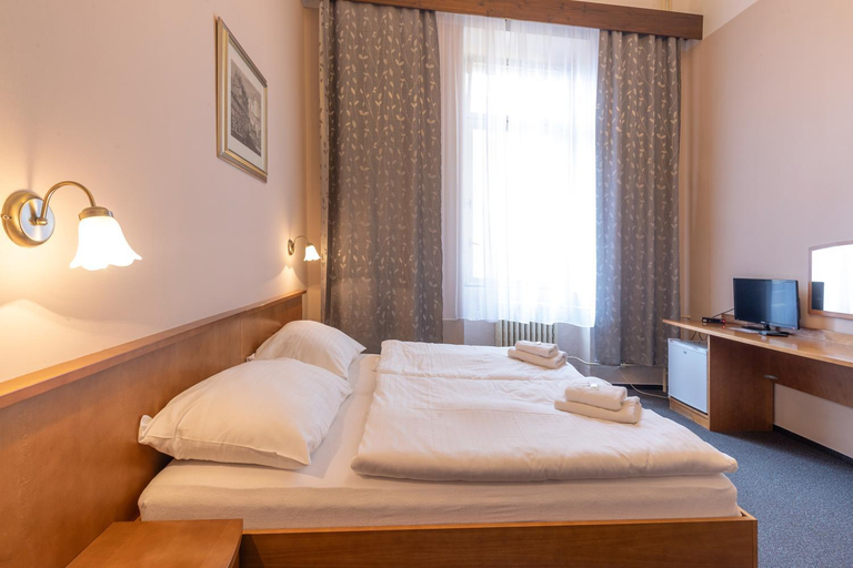 Bedroom 2, Hotel Slovan Plzen, Plzeň