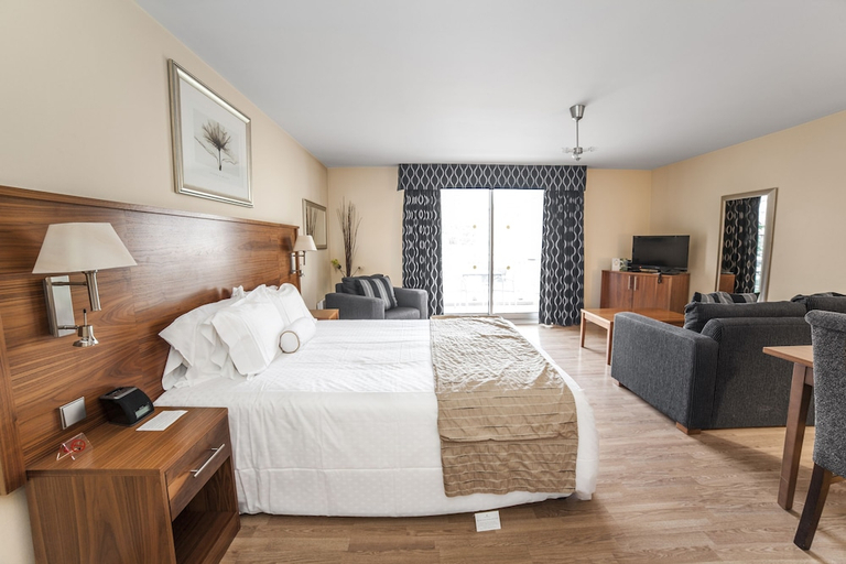 Bedroom 3, Royal Regency Paris Vincennes, Val-de-Marne