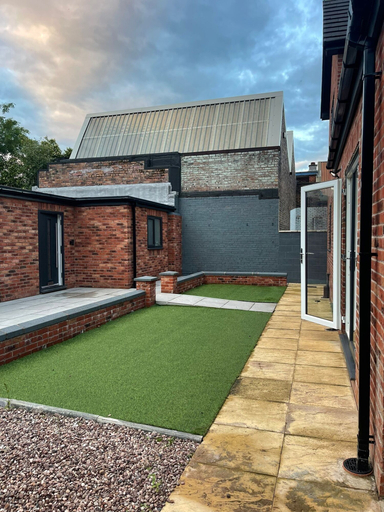 Exterior & Views 2, Citrine Suite - Sleeps 8 With Parking, Stoke-on-Trent