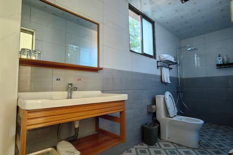 Bathroom 3, Kunming Red Earth Summer Homestay, Kunming