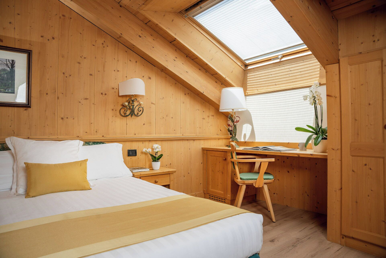 Bedroom 3, Cristallo Hotel Residence, Sondrio