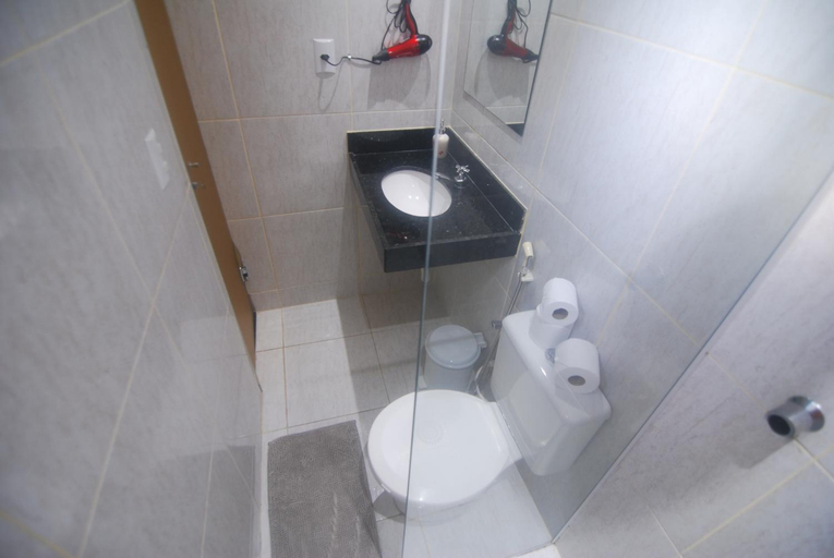 Bathroom 12