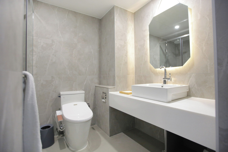 Bathroom 4, Culture Hotel LAAM, Buk