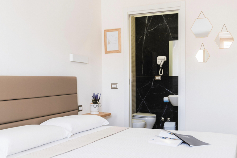 Bedroom 4, Art Boutique Rooms, Crotone