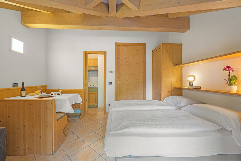 Bedroom 3, Aparthotel Majestic, Trento