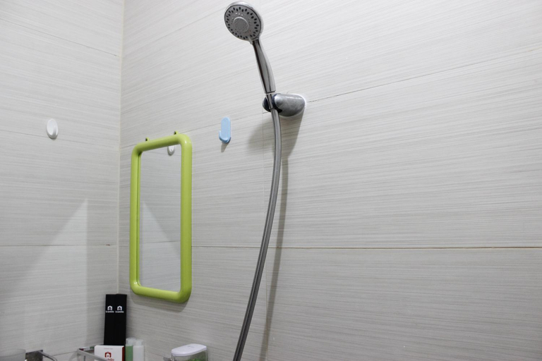 Bathroom 3, Homey Studio Gateway Pasteur Apartment By Travelio, Bandung