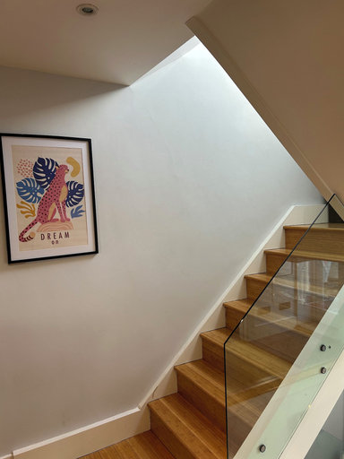 Others 4, Remarkable 2-bed House in London, London