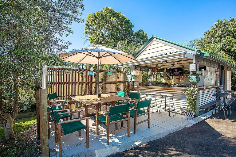 Others 5, Tiaro Tourist Stopover, Tiaro