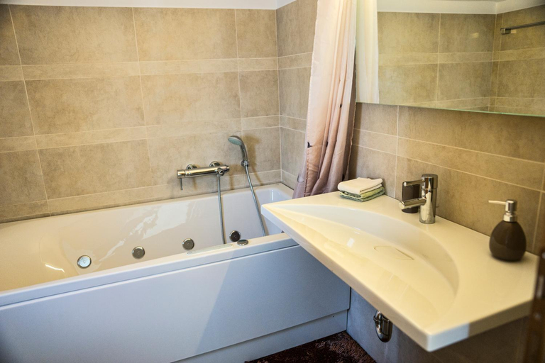 Bathroom 3, Viva B&B, Attica