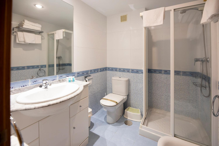 Bathroom 2, Apartamentos Cean Bermudez, Asturias