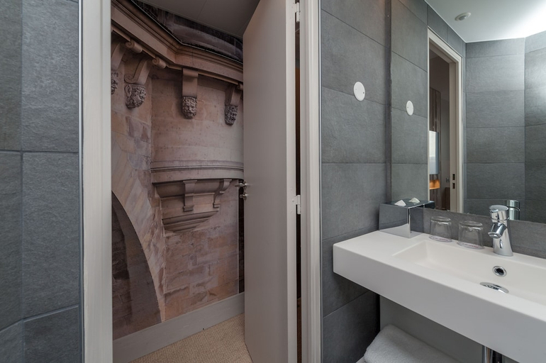 Bathroom 3, LE 209 PARIS BERCY, Paris