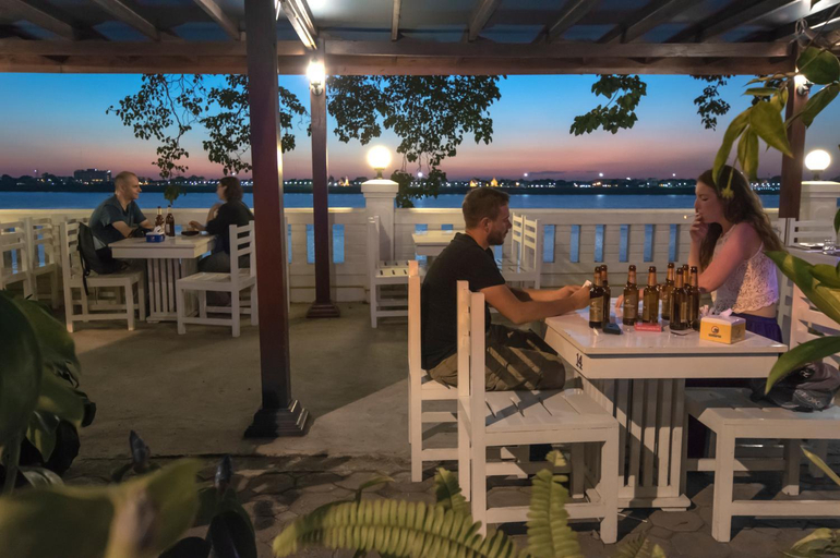Food & Drinks 4, Le Bouton Dor Boutique Hotel, Thakhek