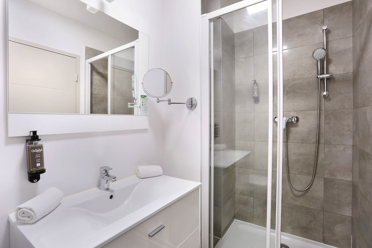 Bathroom 3, Toulouse Centre Gare, Haute-Garonne