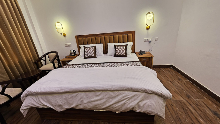 Bedroom 3, White House Hotel And Banquet, Gautam Buddha Nagar