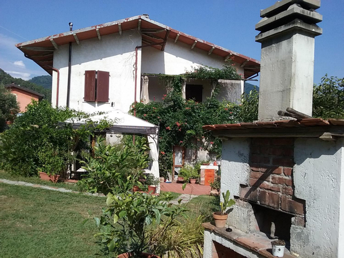 Casa Virgilio, Massa Carrara