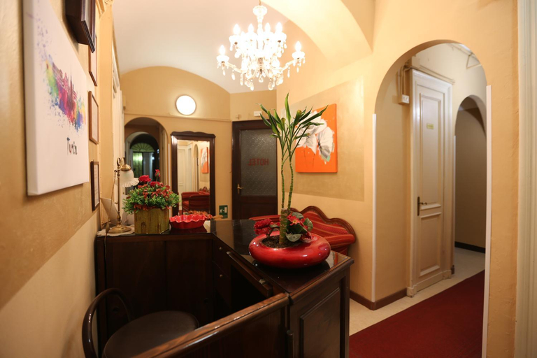 Others 5, Hotel Vinzaglio, Torino