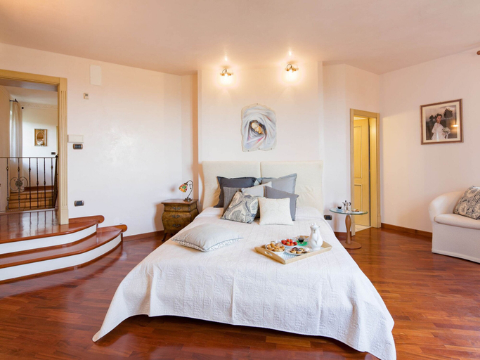Bedroom 3, Luxurious Villa in Cortona Tuscany with Hot Tub, Arezzo