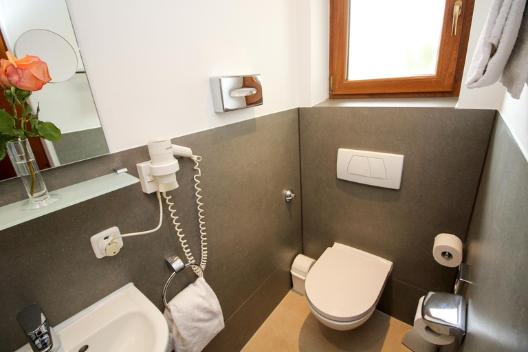 Others 5, Hotel Heigl, München