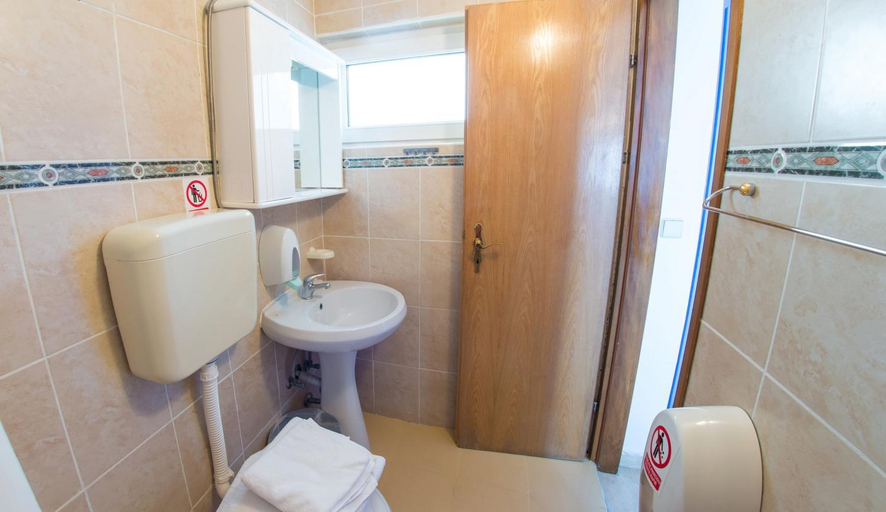 Bathroom 3, Beach Hotel Plaza Drasnice - Makarska Riviera, Podgora