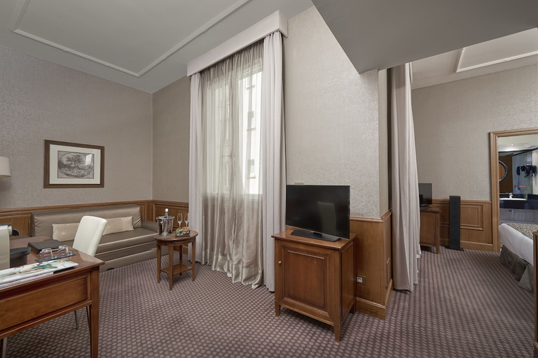 Others 5, Melia Paris Vendome, Paris