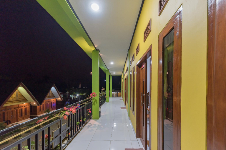 Exterior & Views 12