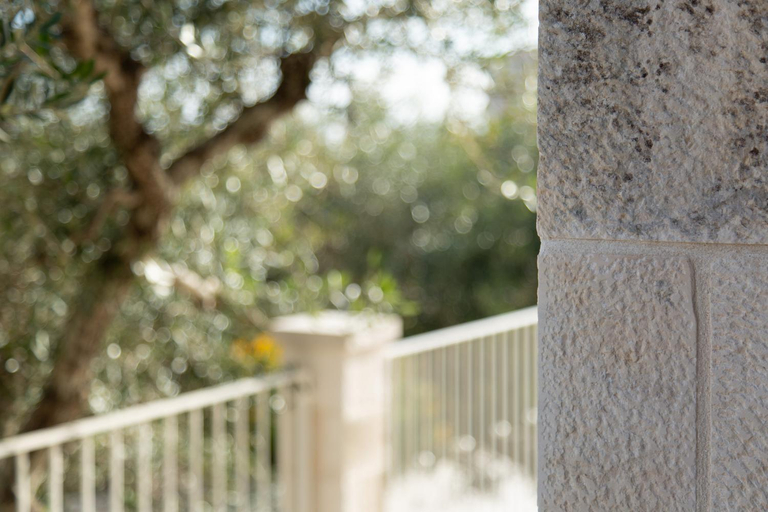 Others 2, Trullo dei maestri, Bari
